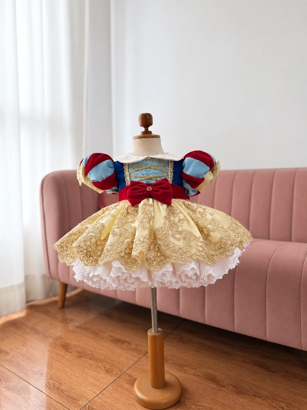 Vestido blancanieves corto con pecho cruzado